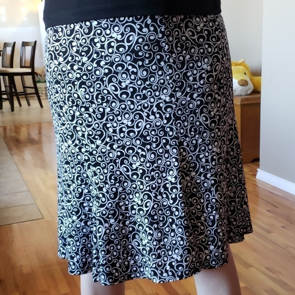 Connected Apparel Black and white swirl skater skirt - Picture 2 of 3
